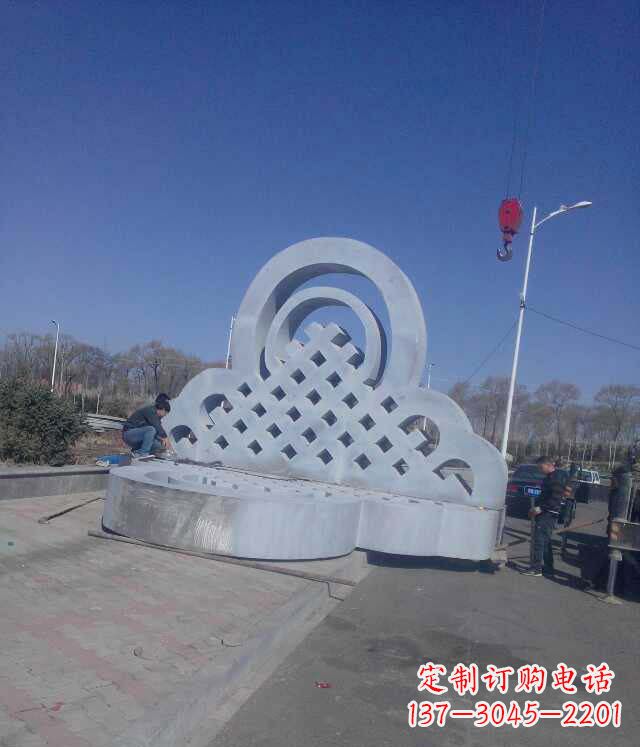 广场不锈钢抽象中国结标志雕塑