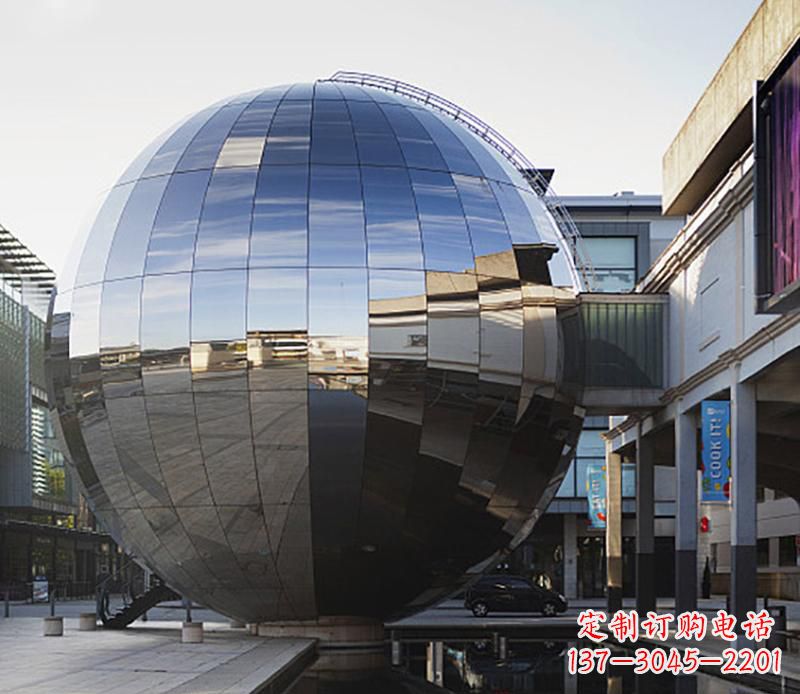广场不锈钢光面球景观雕塑 广场不锈钢光面球景观雕塑