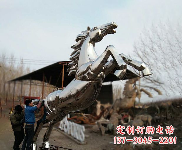 广场不锈钢镜面奔马雕塑