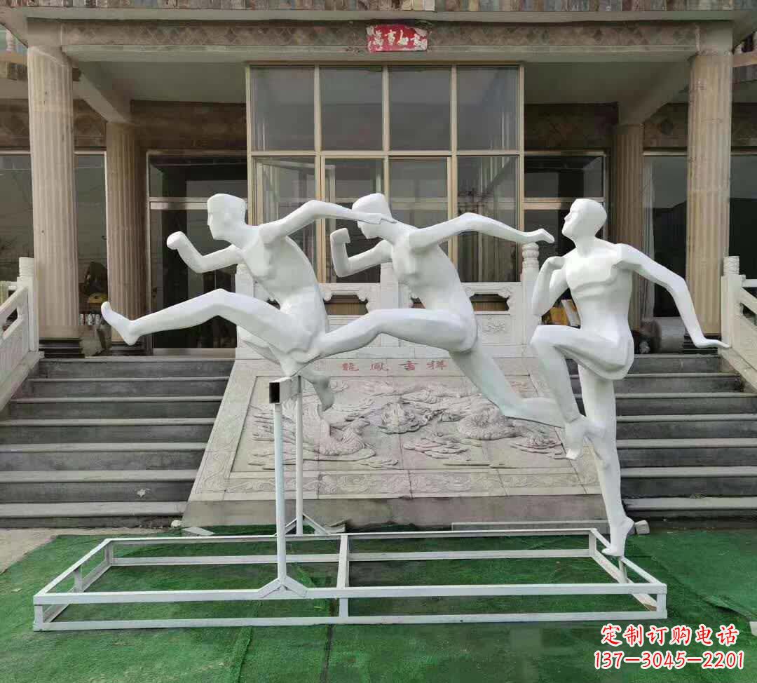 广场不锈钢跨栏人物雕塑