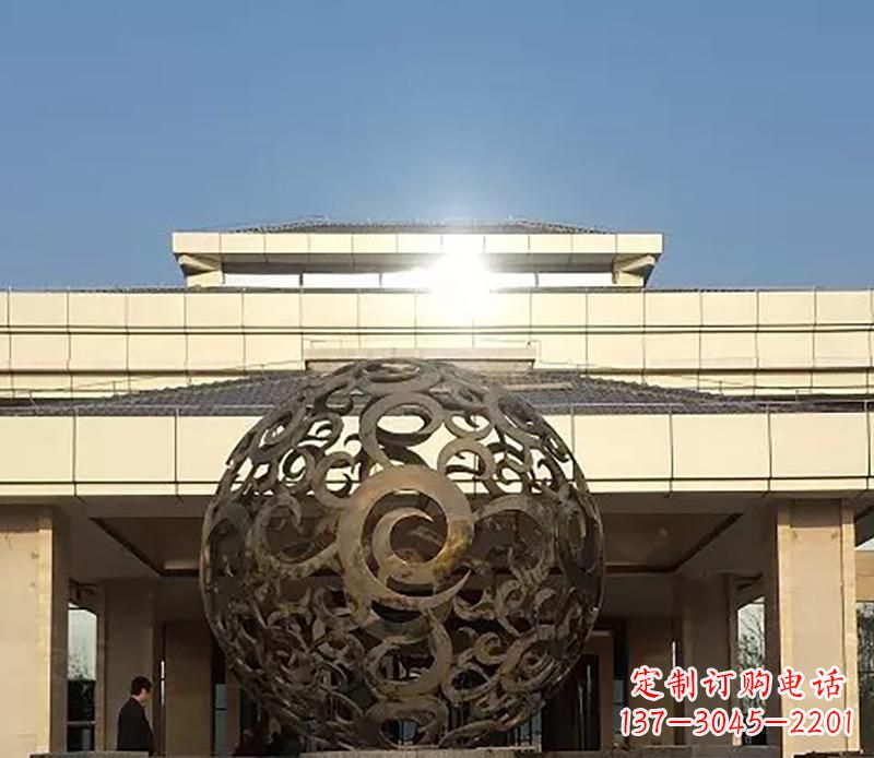 广场不锈钢镂空雕塑