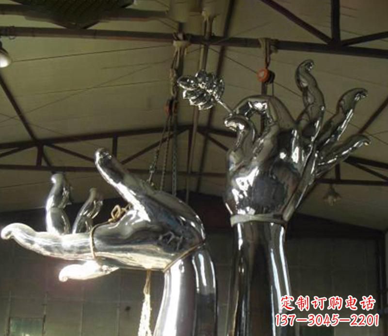 广场不锈钢手掌雕塑