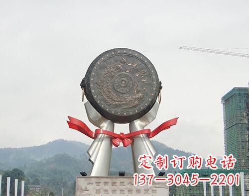 广场不锈钢双手托大鼓雕塑