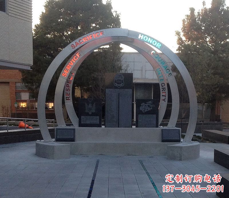 圆环雕塑 - 广场/不锈钢/圆环 圆环雕塑 - 广场/不锈钢/圆环