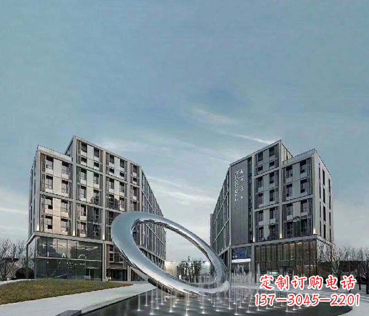广场不锈钢圆环景观雕塑1