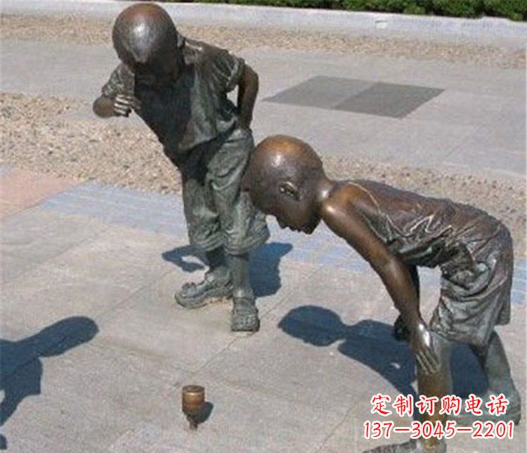广场打陀螺的小男孩小品铜雕