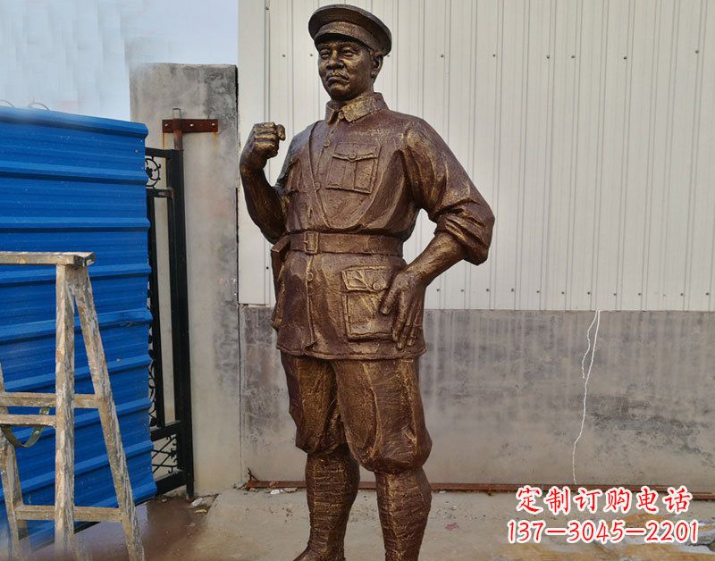 广场纪念八路军人物铜雕