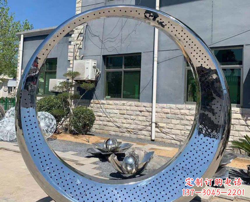 广场镜面不锈钢景观雕塑