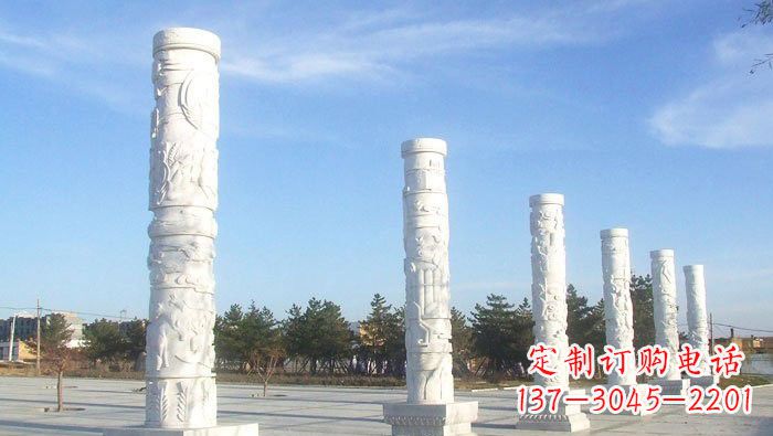 广场龙柱石雕