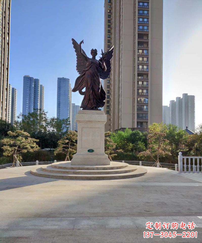 广场女神铜雕