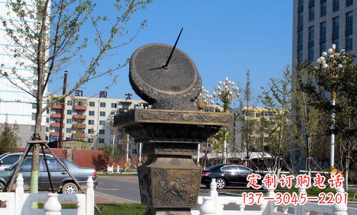 广场日晷铜雕