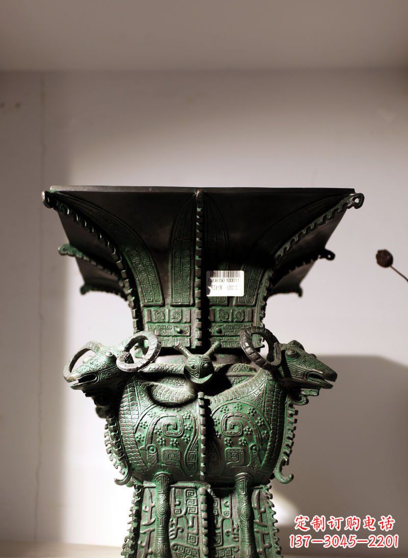 广场四羊方尊古代青铜器