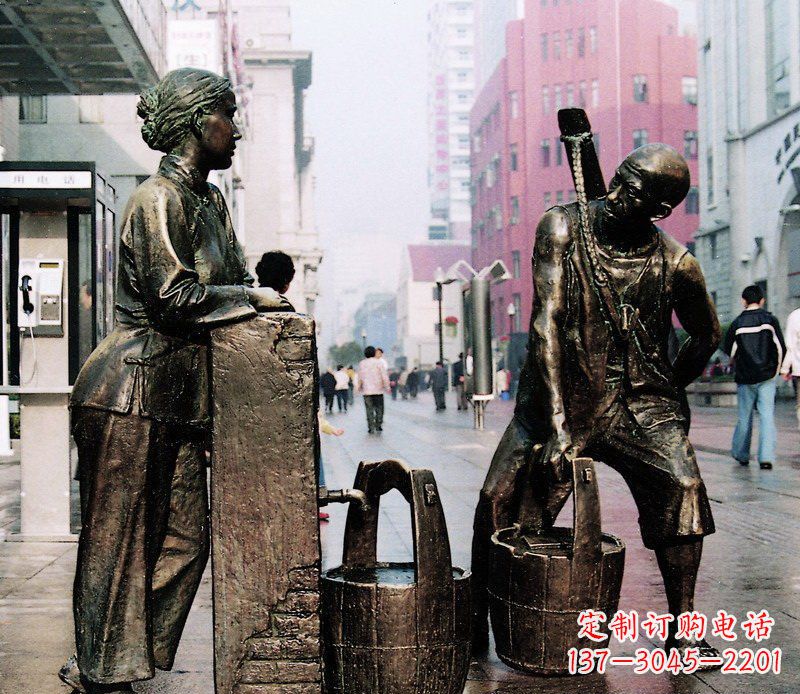 广场铜雕打水人物雕塑