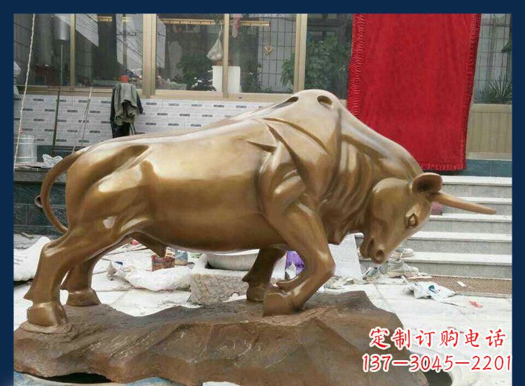 广场铜雕贴金黄牛动物雕塑