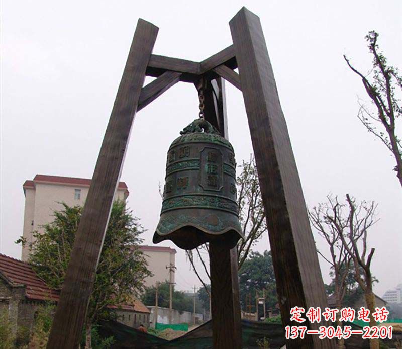 广场铜钟雕塑 (2)