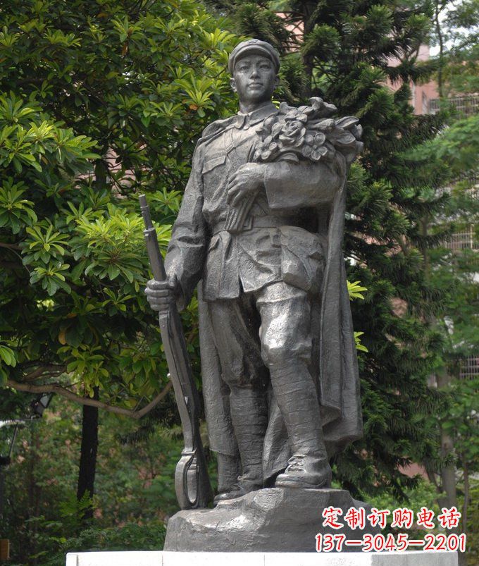 广场铸铜保鲜花纪念人物雕塑