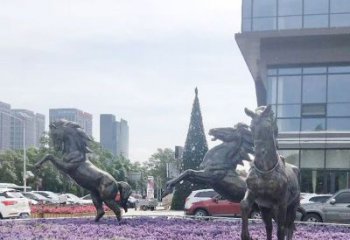 广场动物奔跑的马铜雕