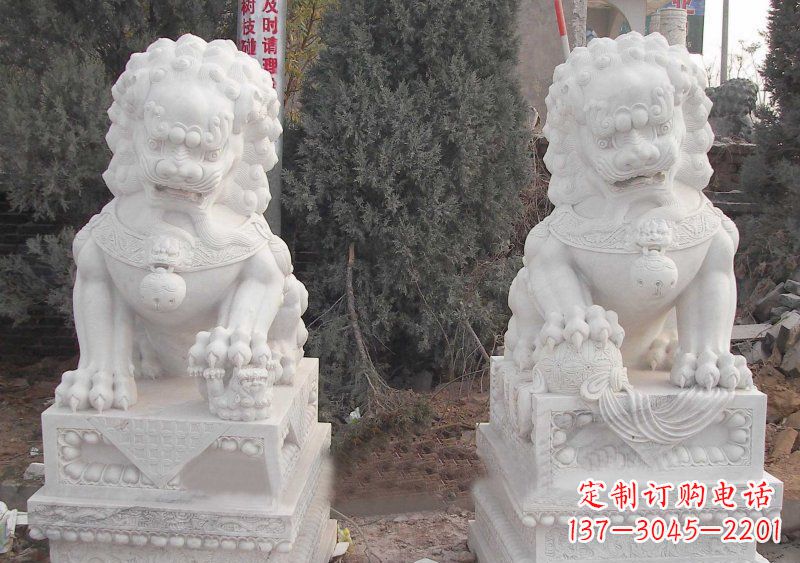 汉白玉踩球的石狮子公司门口石雕 汉白玉踩球的石狮子公司门口石雕