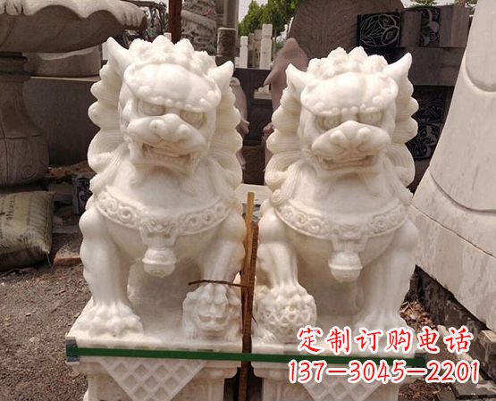 汉白玉踩绣球狮子石雕_2