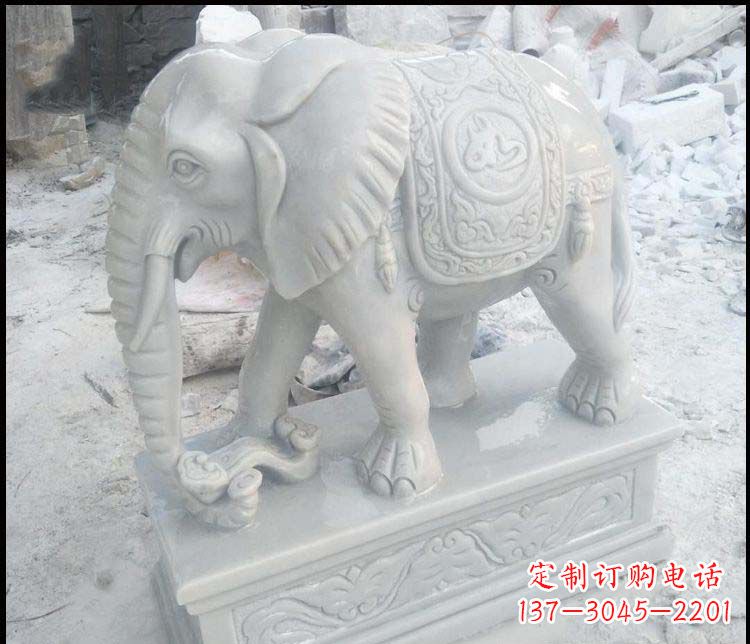 汉白玉吉祥鼻卷如意的大象石雕 汉白玉吉祥鼻卷如意的大象石雕