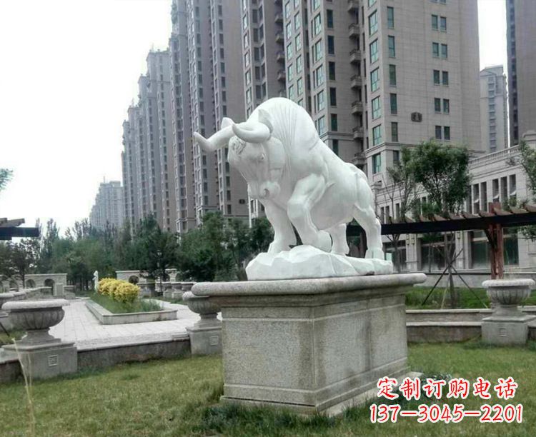 汉白玉开荒牛小区园林动物石雕