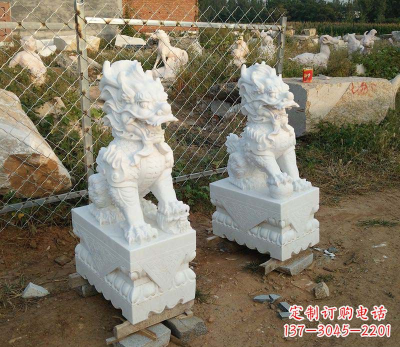 汉白玉门口踩球麒麟石雕