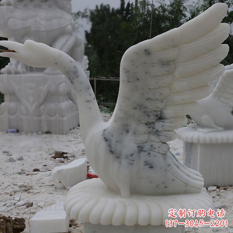汉白玉吐水天鹅石雕