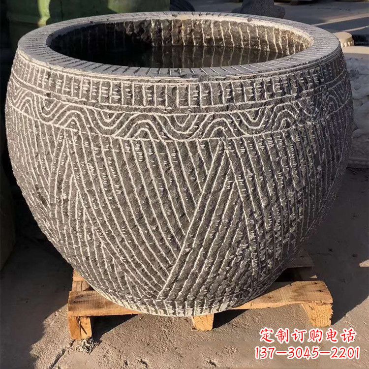 花园石头鱼缸
