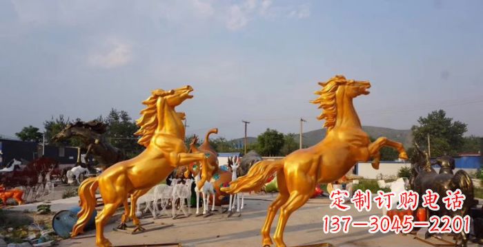 黄铜色奔马铜雕