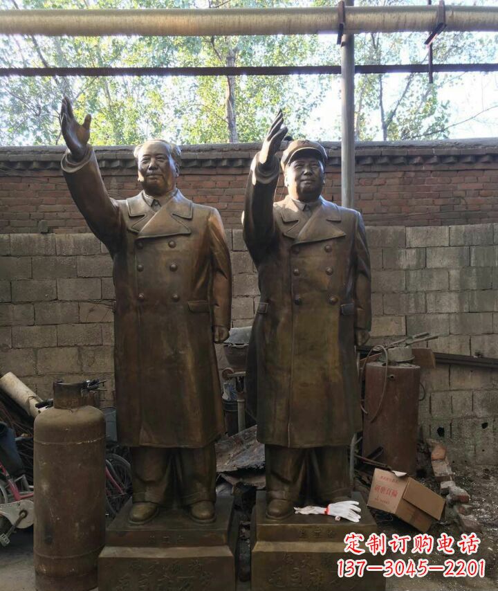 挥手的毛主席伟人铜雕