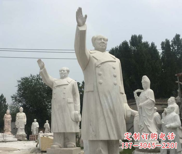 挥手的毛主席校园伟人石雕