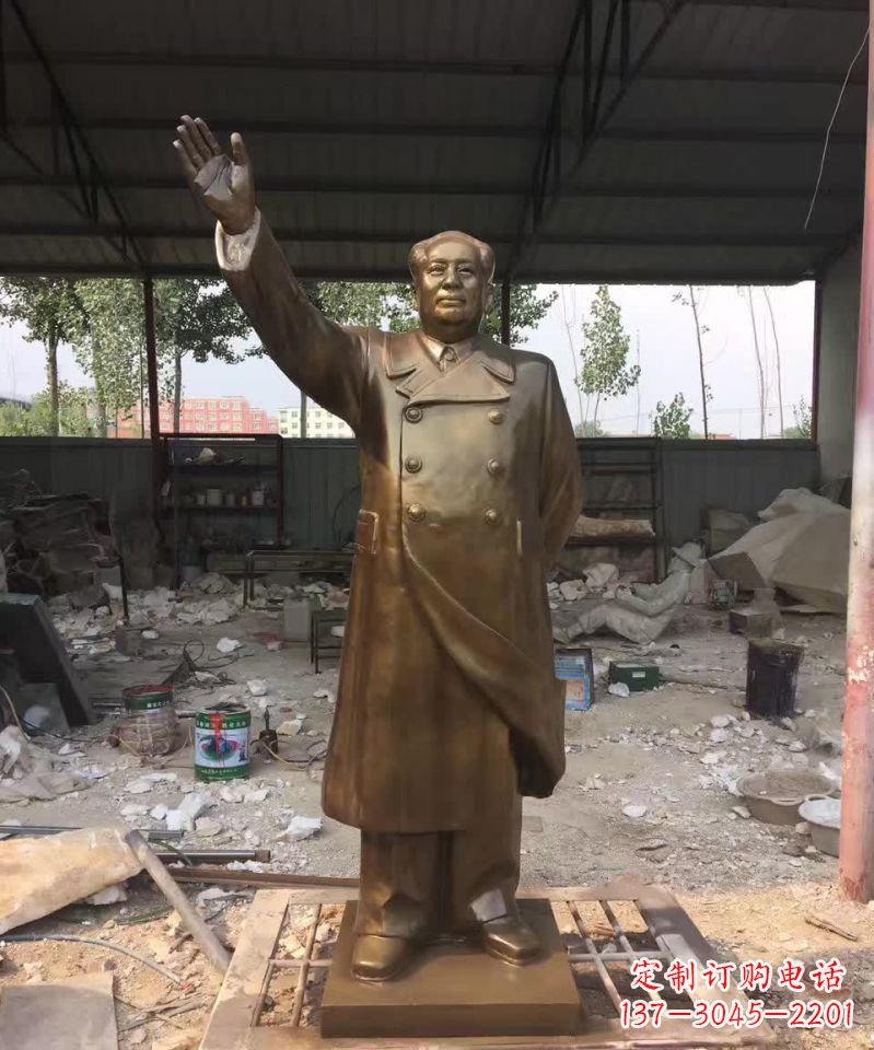 挥手毛主席人物雕塑