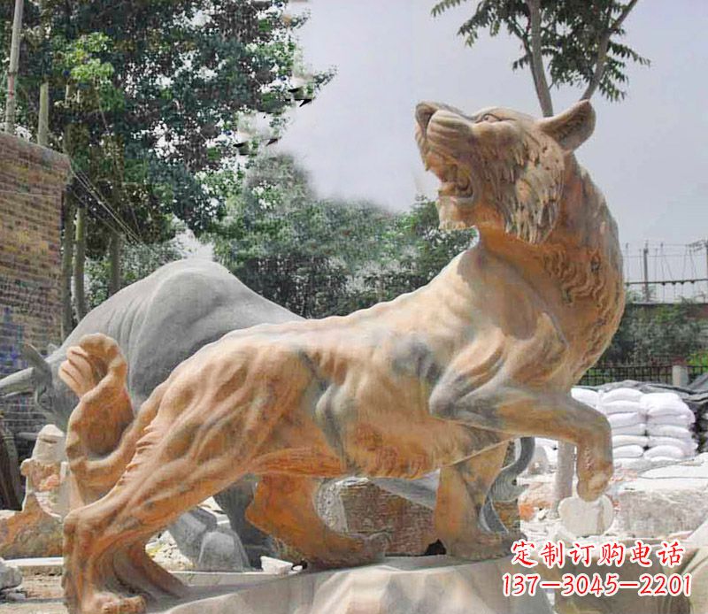 回头的老虎石雕