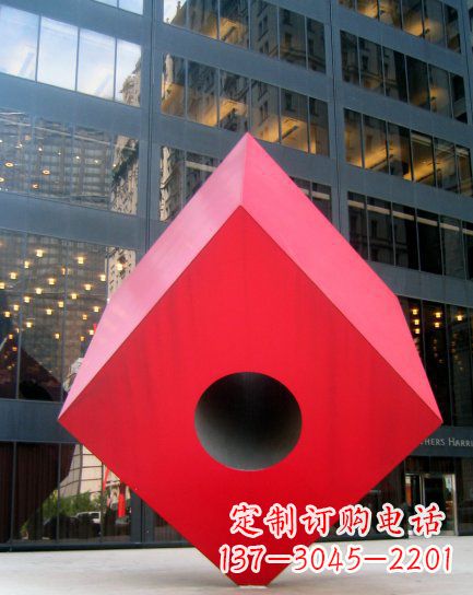 街边不锈钢正方体景观雕塑