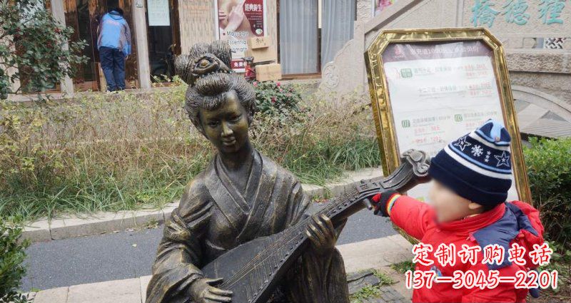 街边弹琵琶的古代美女人物景观铜雕