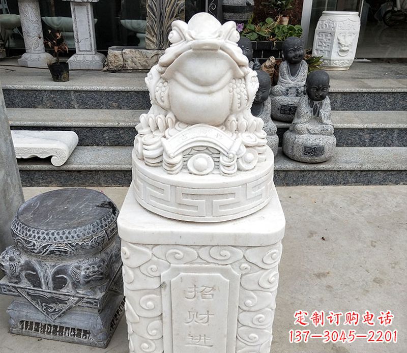 金蟾立柱石雕招财动物雕塑