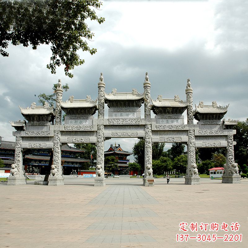 景区大型五门石牌坊