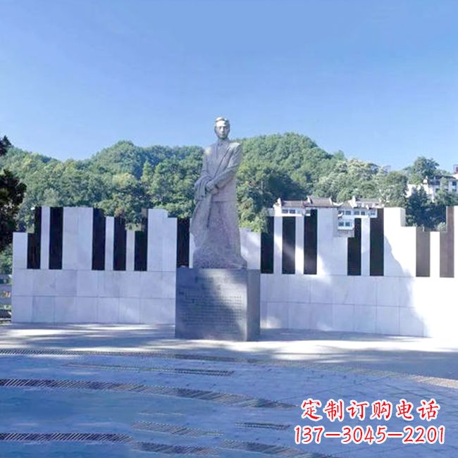景区广场著名音乐家聂耳石雕像
