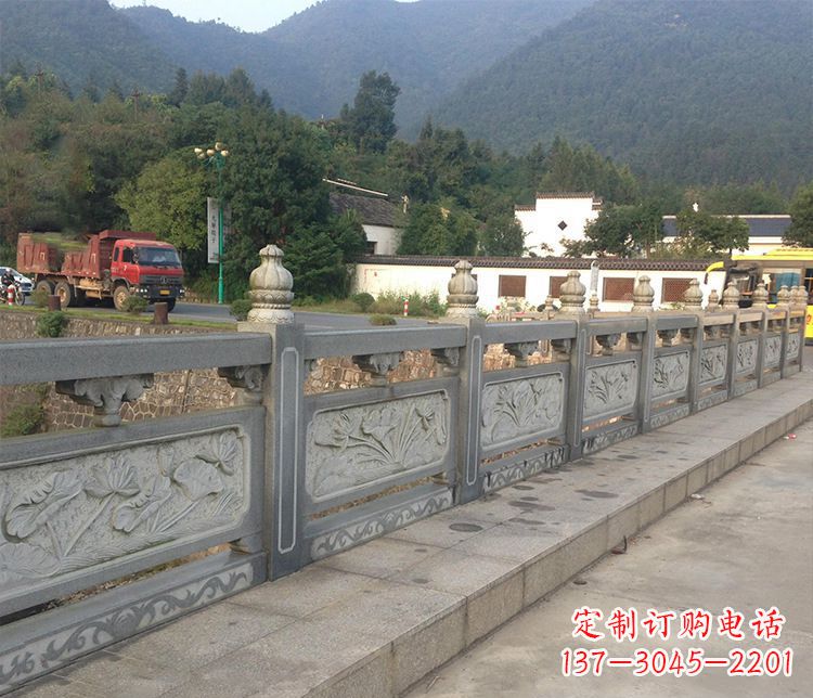 景区荷花浮雕石栏板石雕