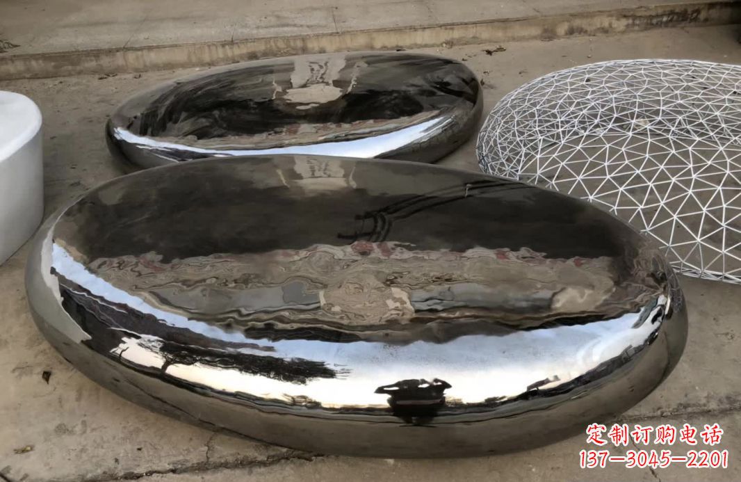 享受艺术的魅力，请选择中领雕塑的镜面不锈钢鹅卵石雕塑