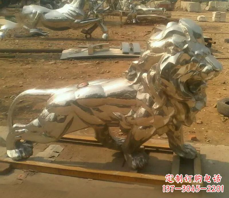 镜面不锈钢狮子雕塑