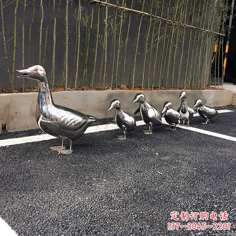 镜面不锈钢鸭子雕塑