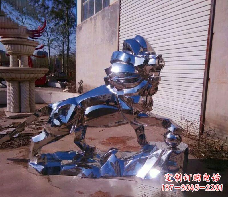 中领雕塑推出的不锈钢狮子雕塑,极具艺术价… 中领雕塑推出的不锈钢狮子雕塑,极具艺术价…
