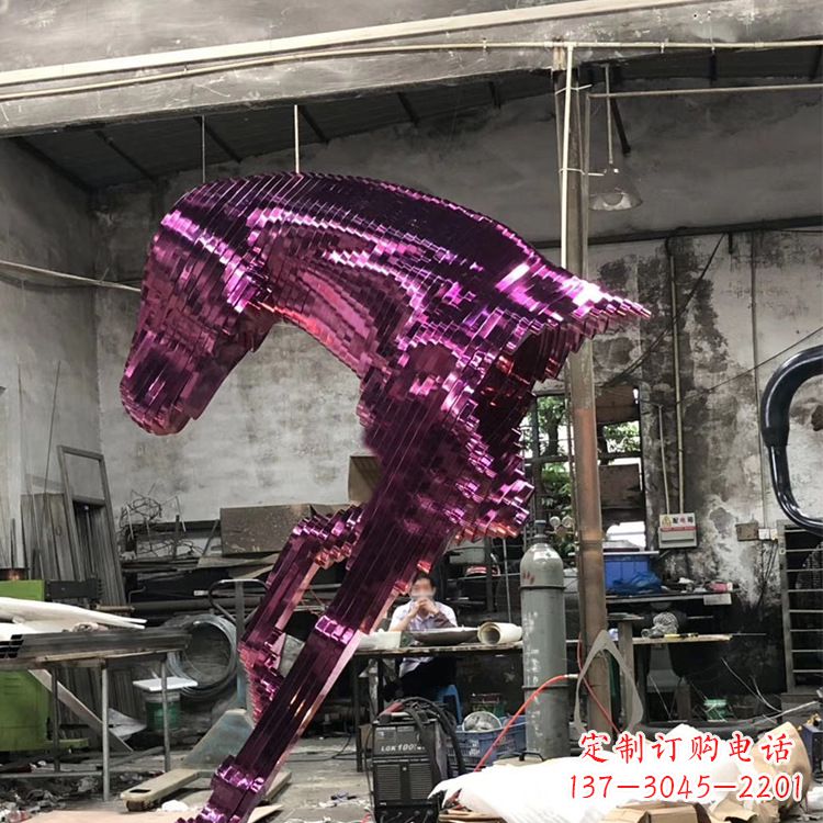 烤漆创意不锈钢马头雕塑
