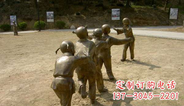 老鹰抓小鸡公园人物铜雕