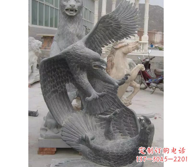 两只老鹰石雕