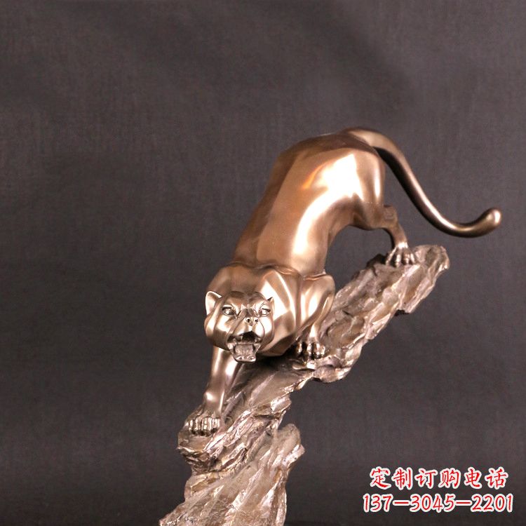 猎豹玻璃钢雕塑