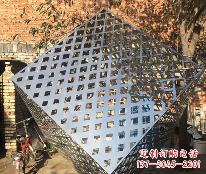 菱形镂空网格园林不-锈-钢-雕-塑-