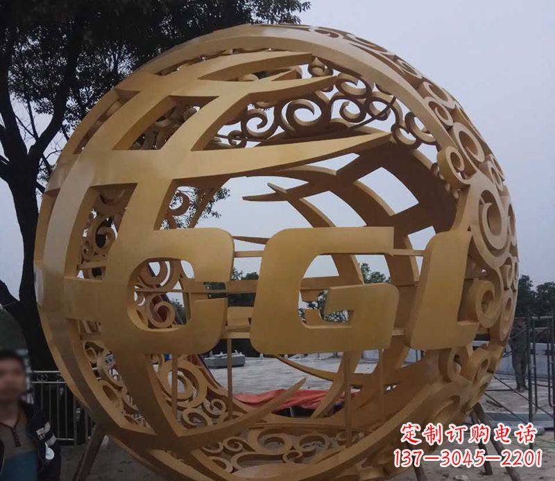 镂空球不锈钢景观雕塑