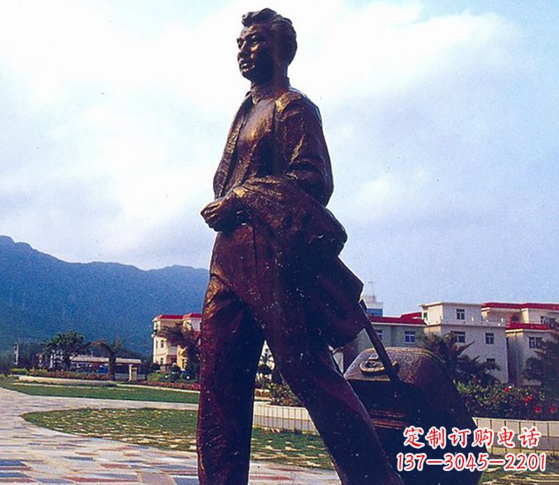 旅客广场人物铜雕